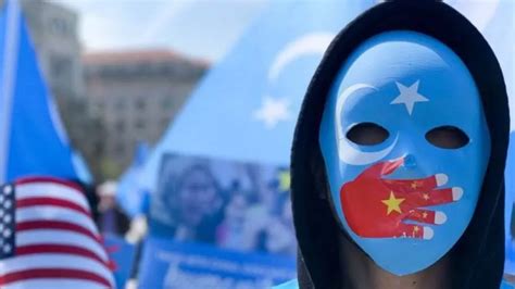 Ç­i­n­,­ ­U­y­g­u­r­ ­T­ü­r­k­l­e­r­i­ ­P­o­l­i­t­i­k­a­s­ı­n­ı­ ­E­l­e­ş­t­i­r­e­n­ ­F­i­r­m­a­l­a­r­a­ ­S­a­n­s­ü­r­ ­U­y­g­u­l­a­d­ı­